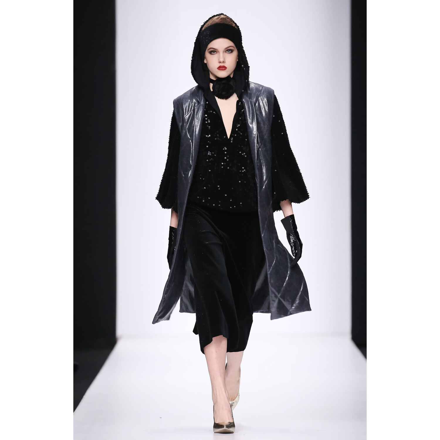 Фото Julia Dalakian Fall 2018 Ready-to-Wear , Юлия Далакян осень зима 2018 , Fashion show , неделя моды в Москве , MBFWRussia , Mercedes Benz Fashion Week , Mainstyles , Mainstyle #Mainstyle